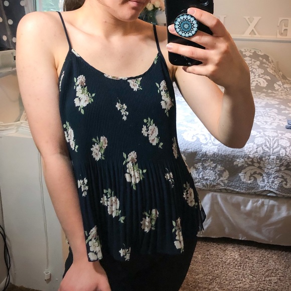 SOLD***Abercrombie & Fitch navy floral ribbed tank - Picture 7 of 10
